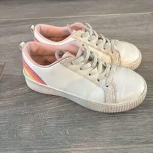 Cute white little girl sneakers with fun rainbow detailing on the heel, size 1
